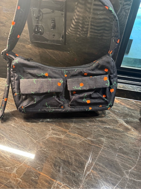 BAGGU Handbags - BAGGU cargo bag    Black and red